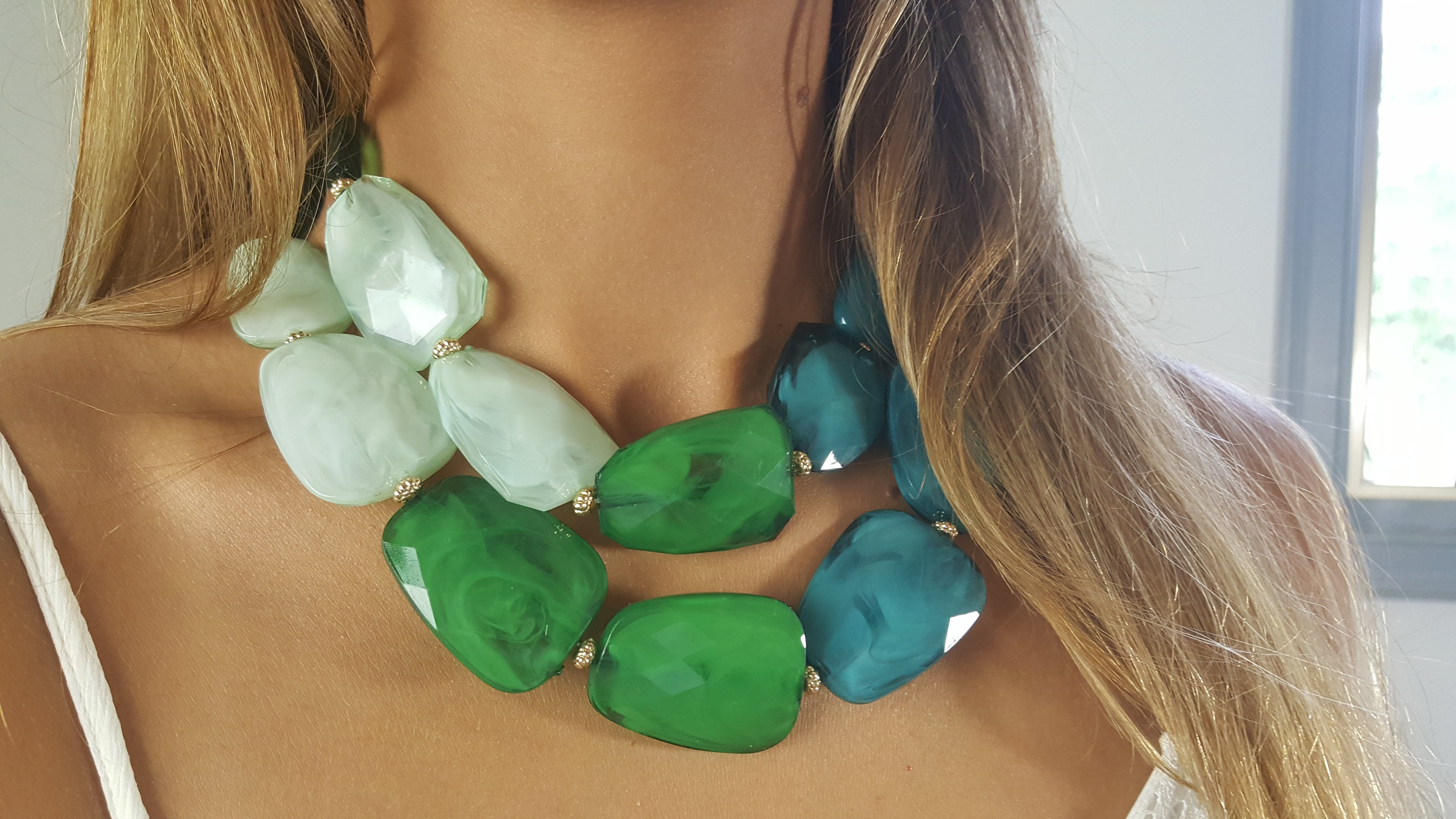 Green statement online necklace