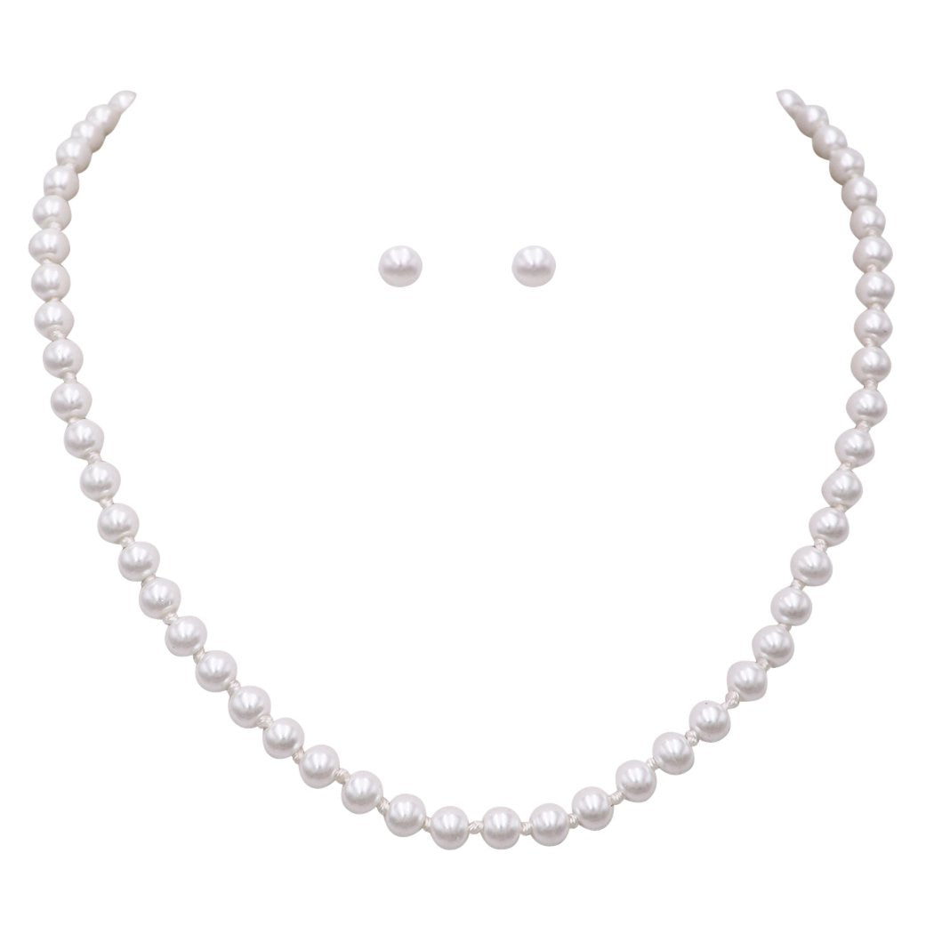 Fake shop pearl choker