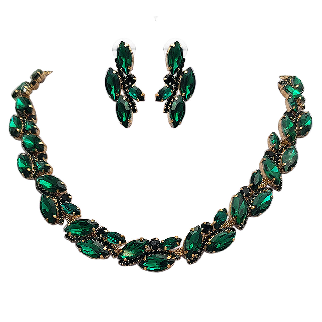 Alloy Plated Green Golden Necklace Set, 4 Inch (length) at Rs 400/set in  Mumbai